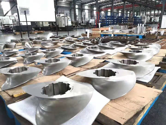 LCM230 Segments de vis d'extrudeuse résistant à l'usure et à la corrosion pour la fabrication de PP et de PE