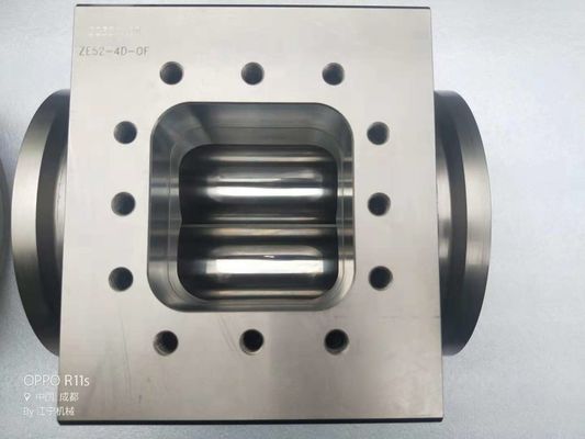 Barils à vis de l'extrudeur Berstoff ZE 82