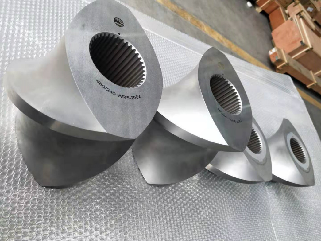 Éléments de vis d'extrudeuse en plastique double à haute usure avec traitement d'éteinte sous vide Segments de pelle à vol simple