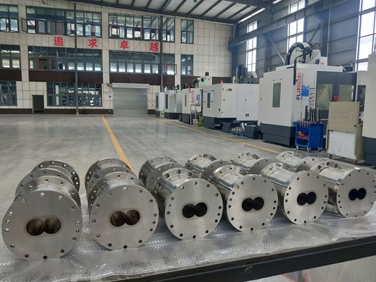 Pièces en plastique de baril de vis d'extrudeuse de machine de ZSE135 Nitrided pour l'industrie pétrochimique