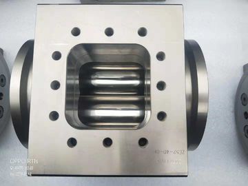 Barils de vis d'extrudeuse de Berstoff ZE 82 avec le revêtement d'alliage de base du nickel Ni60 pour la machine jumelle de boudineuse à vis