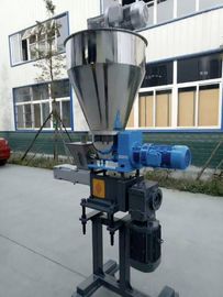 Extrudeuse à double vis, machine d'alimentation latérale avec trémie pour l'industrie pétrochimique