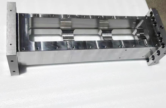 Machinerie à commande numérique pour l'usinage de barils d'extrudeuse à double vis pour l'industrie du génie plastique